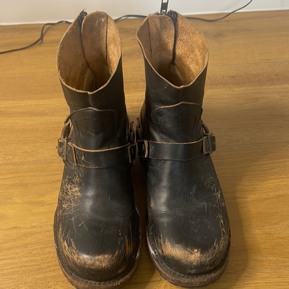 Women Freebird by Steven boots. Dark Brown. Size 7 1/2